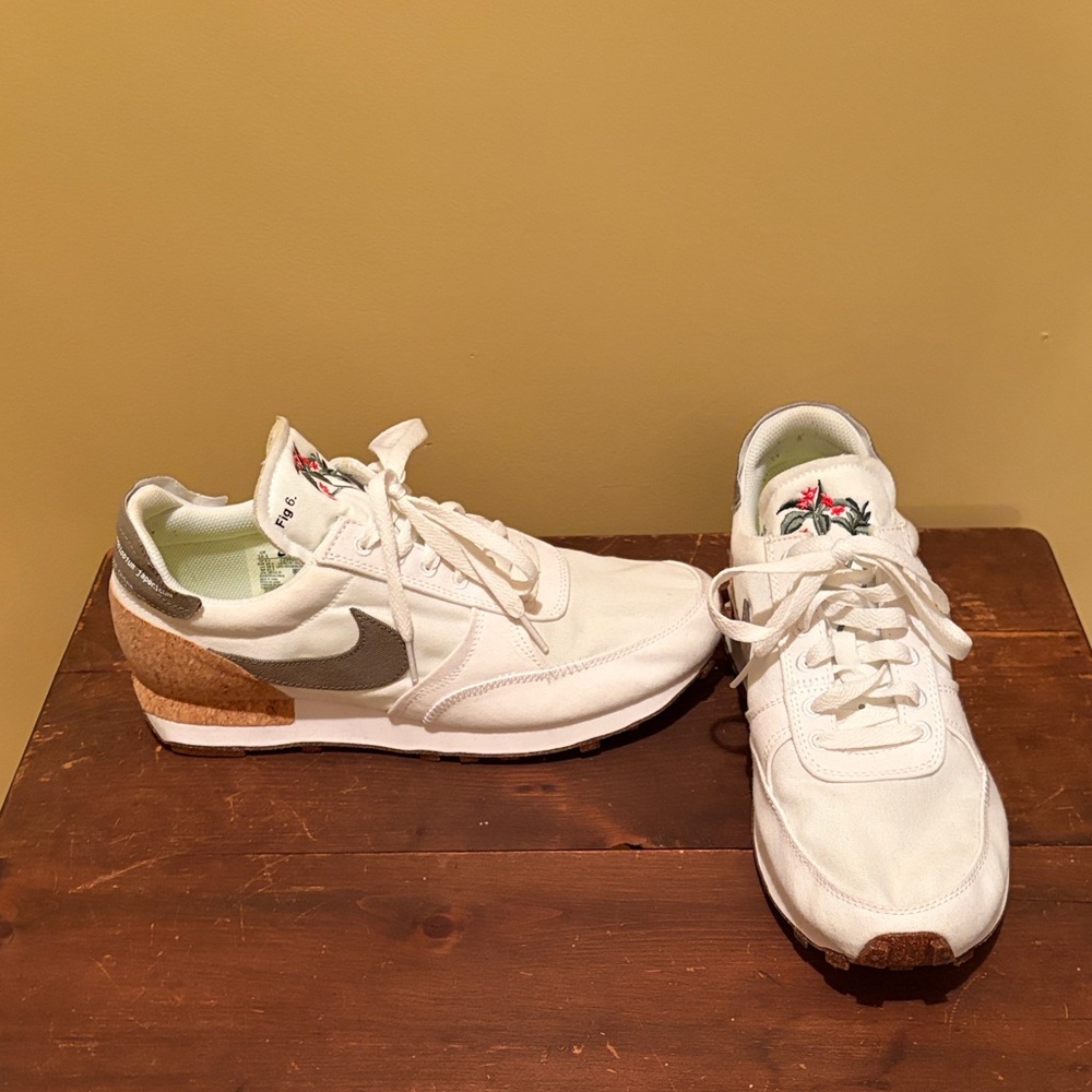 Nike Daybreak Pagoda sneakers